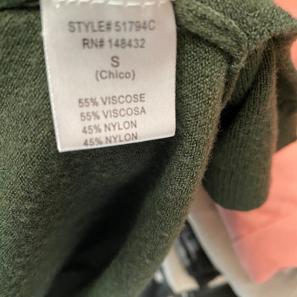 NWOT STACCATO OLIVE GREEN VNECK SWEATER. - Picture 7 of 7